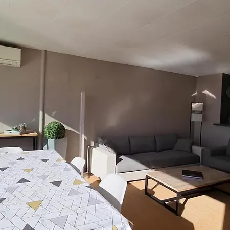 Résidence De Standing La Pêcherie Spacieux T3 Comme Un Cocon Familial Vue Et Sur L'avant Port Sur Le Bout Du Bout De Cap D'agde Seule Cap En Occitanie *