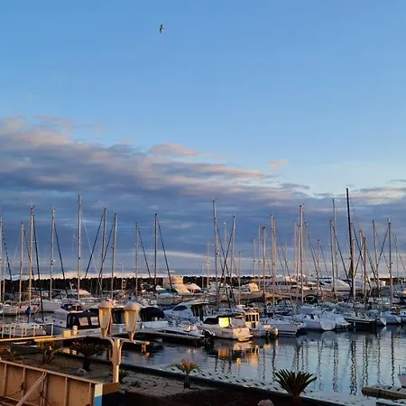Résidence De Standing La Pêcherie Spacieux T3 Comme Un Cocon Familial Vue Et Sur L'avant Port Sur Le Bout Du Bout De Cap D'agde Seule Cap En Occitanie *