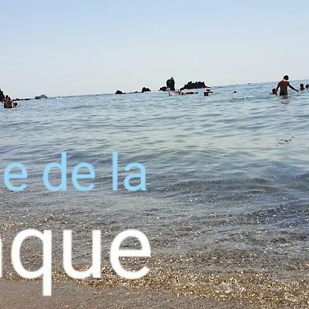 Résidence De Standing La Pêcherie Spacieux T3 Comme Un Cocon Familial Vue Et Sur L'avant Port Sur Le Bout Du Bout De Cap D'agde Seule Cap En Occitanie