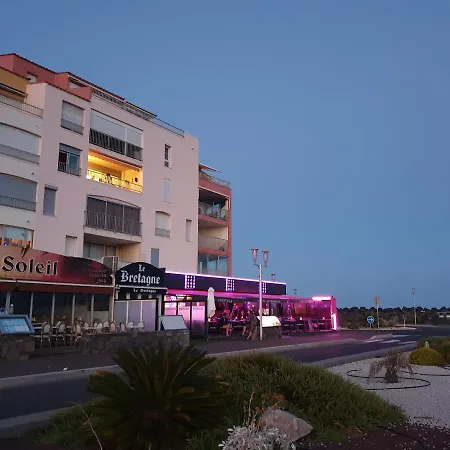 Résidence De Standing La Pêcherie Spacieux T3 Comme Un Cocon Familial Vue Et Sur L'avant Port Sur Le Bout Du Bout De Cap D'agde Seule Cap En Occitanie