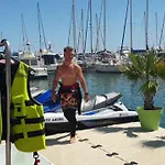 De Standing La Pecherie Spacieux T3 Comme Un Cocon Familial Vue Et Sur L'avant Port Sur Le Bout Du Bout De Cap D'agde Seule Cap En Occitanie آجد