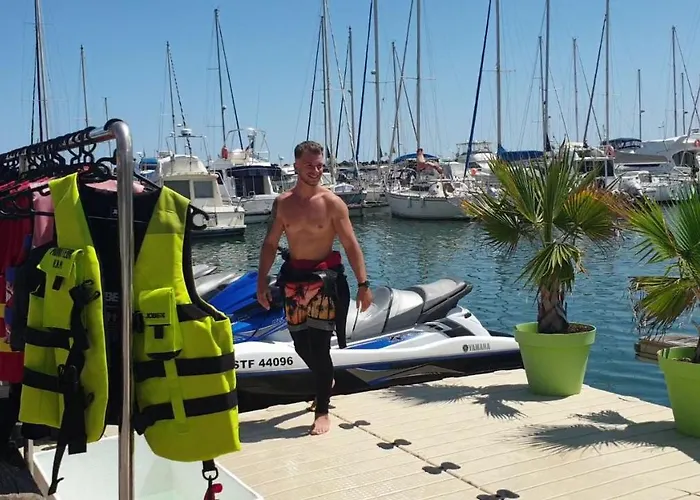 De Standing La Pecherie Spacieux T3 Comme Un Cocon Familial Vue Et Sur L'avant Port Sur Le Bout Du Bout De Cap D'agde Seule Cap En Occitanie آجد