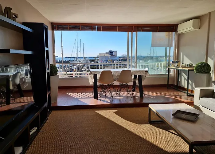Appartamento Résidence De Standing La Pêcherie Spacieux T3 Comme Un Cocon Familial Vue Et Sur L'avant Port Sur Le Bout Du Bout De Cap D'agde Seule Cap En Occitanie *