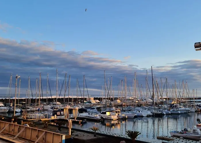 De Standing La Pecherie Spacieux T3 Comme Un Cocon Familial Vue Et Sur L'avant Port Sur Le Bout Du Bout De Cap D'agde Seule Cap En Occitanie *