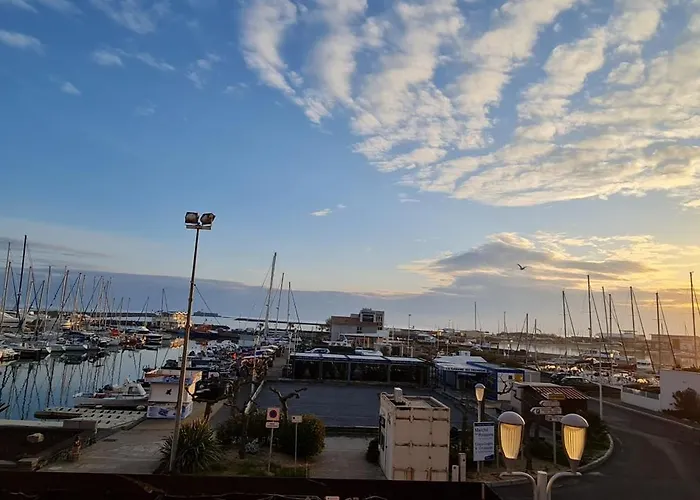 Appartamento Résidence De Standing La Pêcherie Spacieux T3 Comme Un Cocon Familial Vue Et Sur L'avant Port Sur Le Bout Du Bout De Cap D'agde Seule Cap En Occitanie
