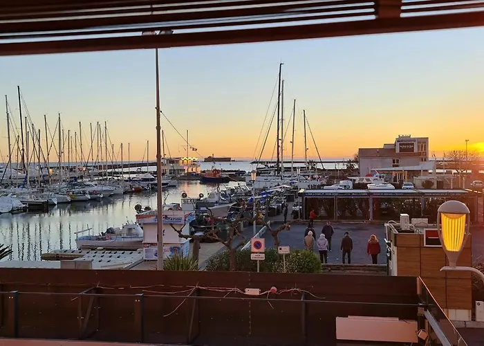 De Standing La Pecherie Spacieux T3 Comme Un Cocon Familial Vue Et Sur L'avant Port Sur Le Bout Du Bout De Cap D'agde Seule Cap En Occitanie آجد