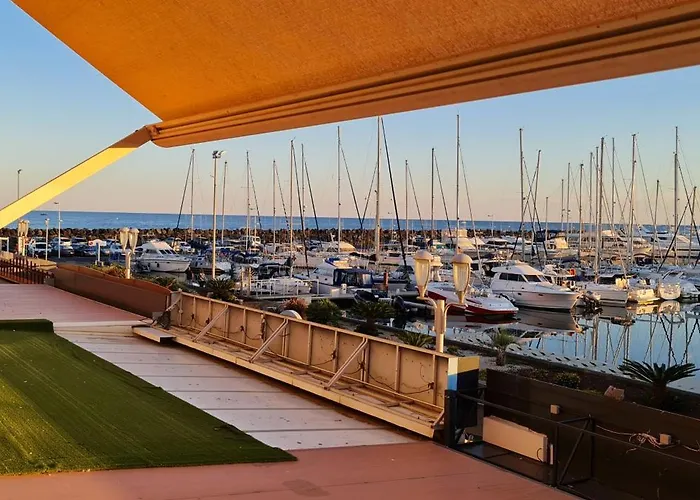De Standing La Pecherie Spacieux T3 Comme Un Cocon Familial Vue Et Sur L'avant Port Sur Le Bout Du Bout De Cap D'agde Seule Cap En Occitanie *