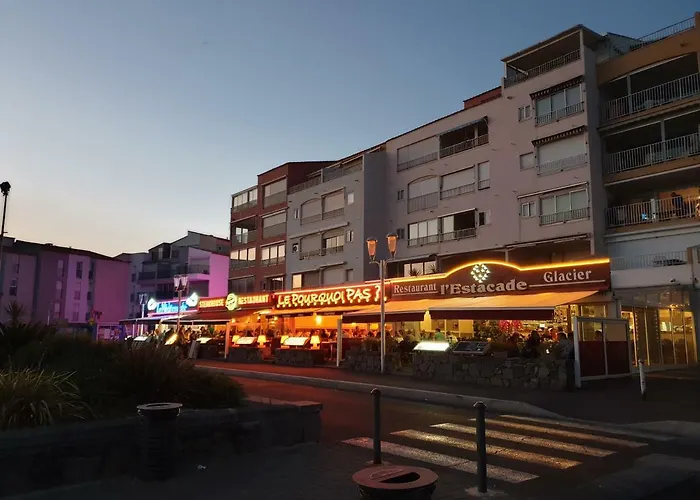 De Standing La Pecherie Spacieux T3 Comme Un Cocon Familial Vue Et Sur L'avant Port Sur Le Bout Du Bout De Cap D'agde Seule Cap En Occitanie *