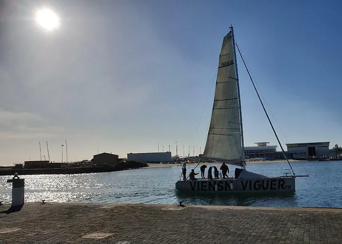 Résidence De Standing La Pêcherie Spacieux T3 Comme Un Cocon Familial Vue Et Sur L'avant Port Sur Le Bout Du Bout De Cap D'agde Seule Cap En Occitanie *