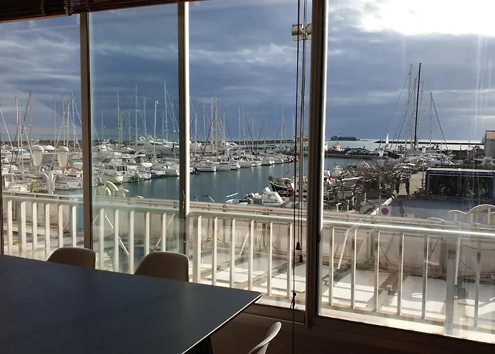 Appartamento Résidence De Standing La Pêcherie Spacieux T3 Comme Un Cocon Familial Vue Et Sur L'avant Port Sur Le Bout Du Bout De Cap D'agde Seule Cap En Occitanie Agde