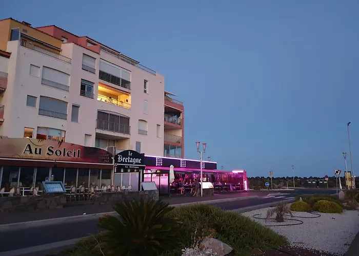 Résidence De Standing La Pêcherie Spacieux T3 Comme Un Cocon Familial Vue Et Sur L'avant Port Sur Le Bout Du Bout De Cap D'agde Seule Cap En Occitanie